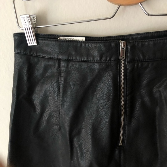 Zara Faux Leather Mini Skirt with Pockets M - Picture 7 of 9